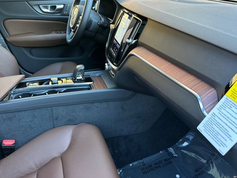 New 2026 Volvo V60 B5 Cross Country Plus image 13