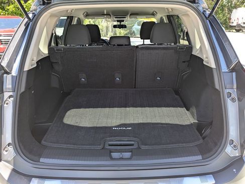 Used 2022 Nissan Rogue SV AWD/4WD image 12