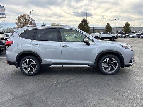 Used 2023 Subaru Forester Touring image 12