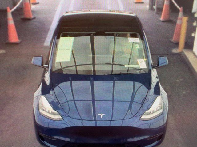 Used 2021 Tesla Model Y Long Range AWD/4WD image 12