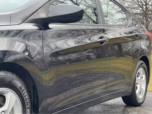 Used 2012 Hyundai Elantra GLS image 9