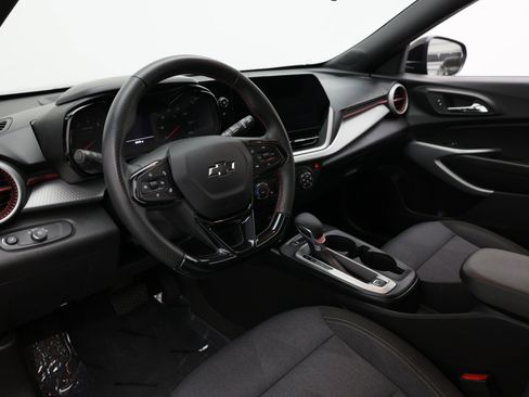 Used 2025 Chevrolet Trax RS w/ Sunroof Package FWD image 12