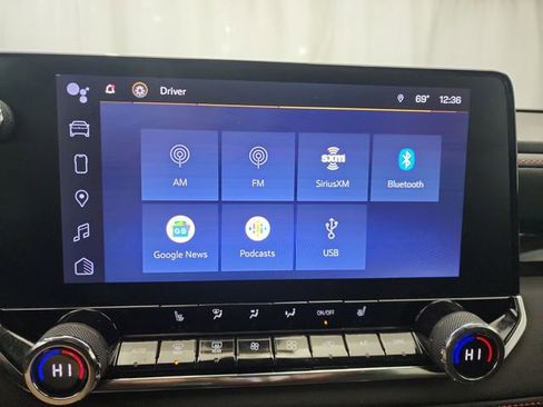 Used 2023 Chevrolet Colorado Z71 w/ Z71 Convenience Package 2 image 16