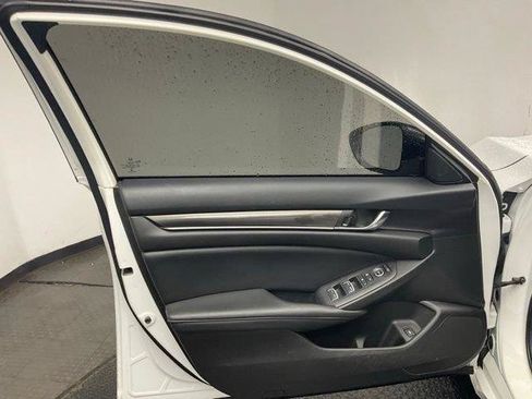 Used 2022 Honda Accord Sport image 9