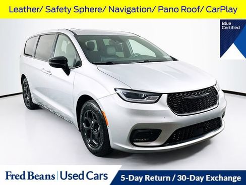 Used 2023 Chrysler Pacifica Limited w/ S Appearance Package FWD image 1