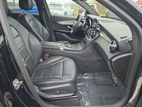 Used 2019 Mercedes-Benz GLC 300 4MATIC image 31