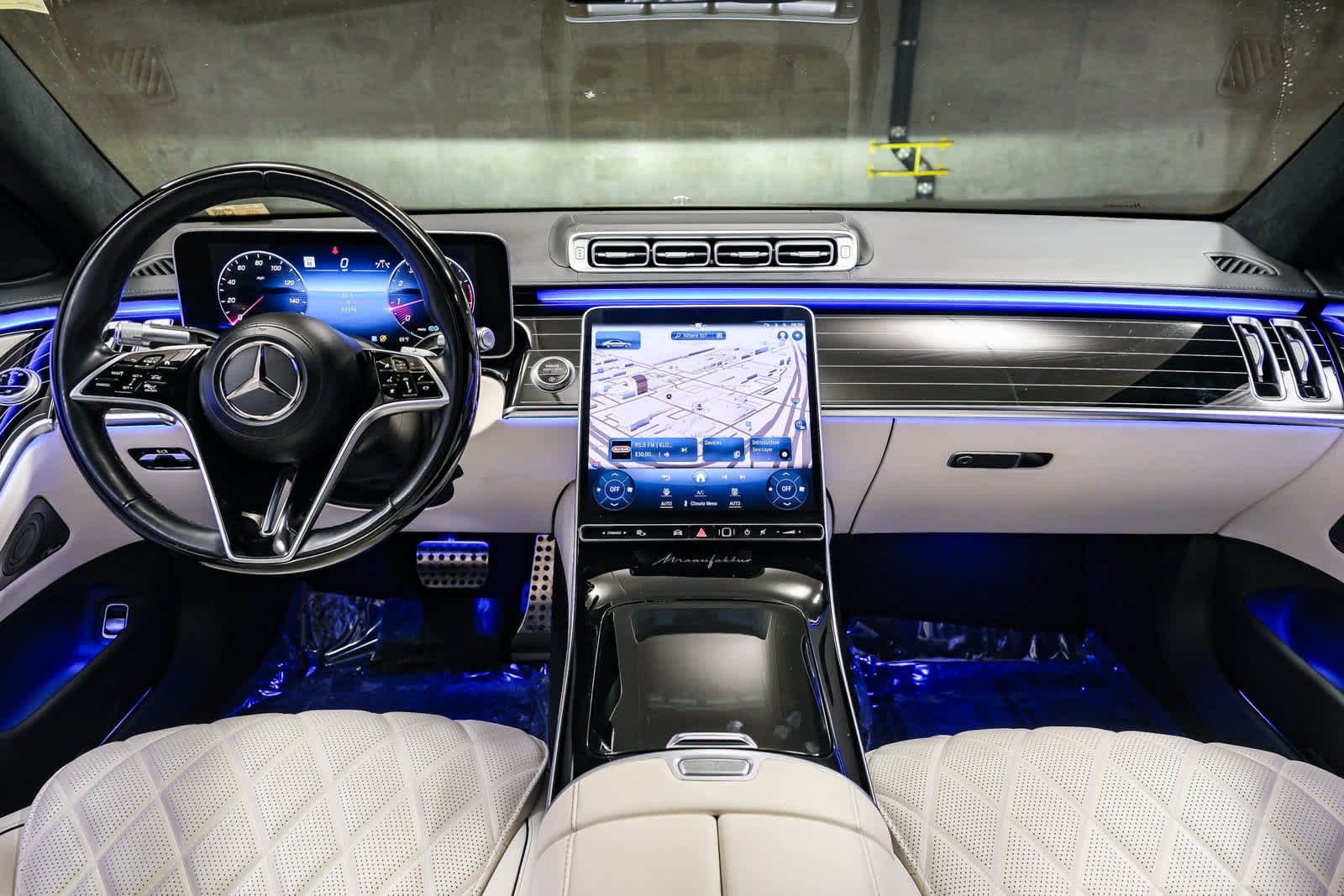 Used 2022 Mercedes-Benz S 580 4MATIC Sedan w/ AMG Line Package image 15