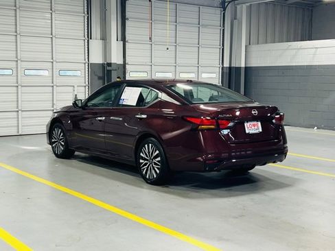 Used 2024 Nissan Altima 2.5 SV image 15