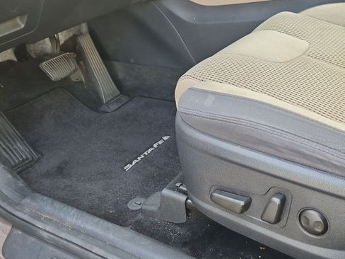 Used 2020 Hyundai Santa Fe SEL FWD image 17
