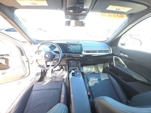 Used 2025 BMW X1 xDrive28i image 6