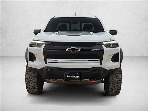 Used 2024 Chevrolet Colorado ZR2 w/ Technology Package AWD/4WD image 2