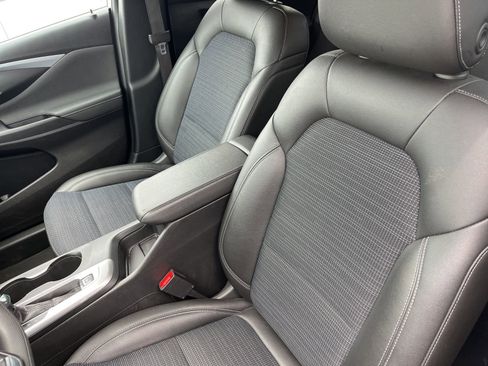 Used 2025 Buick Envista Preferred FWD image 19