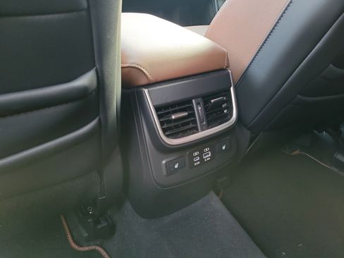Used 2023 Subaru Outback Touring AWD/4WD image 14