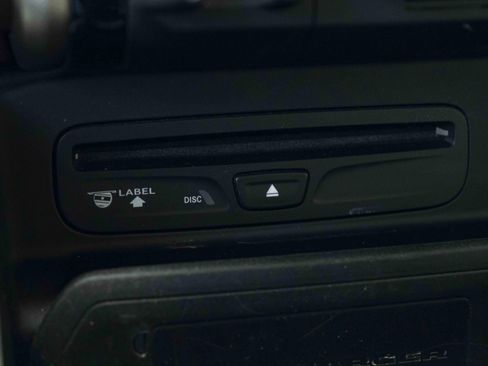 Used 2019 RAM 1500 Laramie AWD/4WD image 34