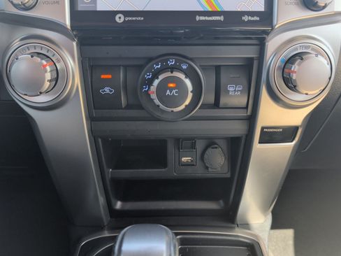 Used 2022 Toyota 4Runner SR5 Premium w/ Moonroof Package RWD image 30