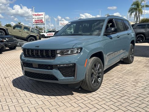 New 2026 Jeep Grand Cherokee L Limited AWD/4WD image 3