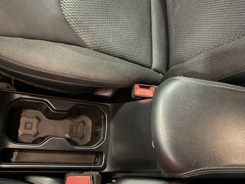 Used 2018 Jeep Renegade Altitude image 17