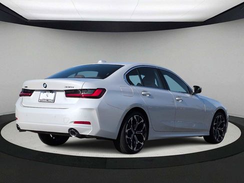 Used 2025 BMW 330i xDrive Sedan w/ Convenience Package image 8