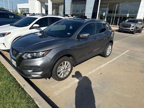 Used 2020 Nissan Rogue Sport SV w/ Technology Package FWD image 2