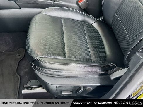 Used 2020 Ford Escape Titanium FWD image 20