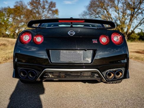 Used 2020 Nissan GT-R Premium w/ Premium Interior Package image 8