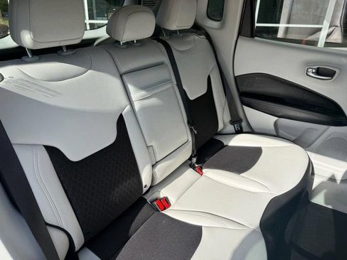 Used 2019 Jeep Compass Latitude w/ Popular Equipment Group FWD image 12