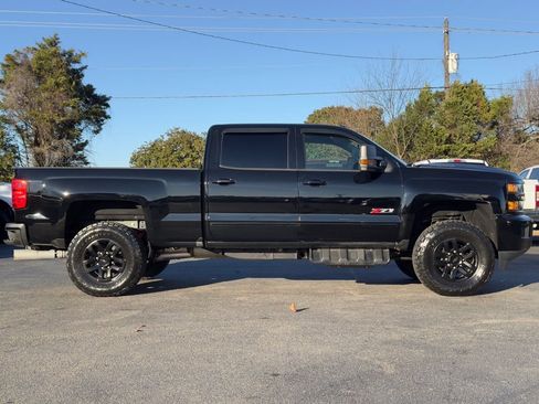 Used 2019 Chevrolet Silverado 2500 LTZ w/ Duramax Plus Package image 4