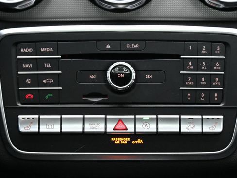 Used 2019 Mercedes-Benz GLA 250 4MATIC image 32