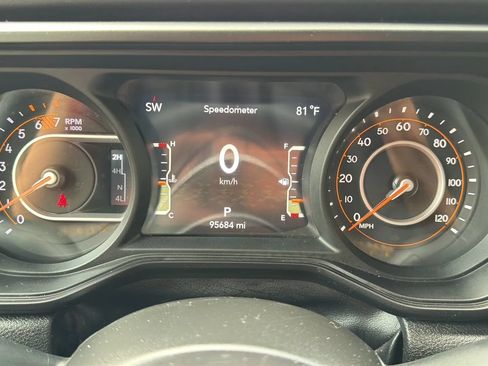 Used 2024 Jeep Wrangler Unlimited Sahara w/ Safety Group AWD/4WD image 16