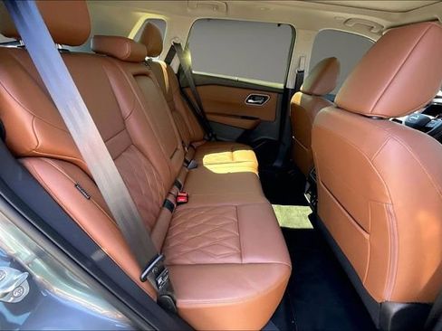 New 2026 Nissan Rogue Platinum w/ Tech Package AWD/4WD image 10