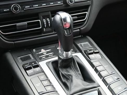 Used 2020 Porsche Macan S AWD/4WD image 16