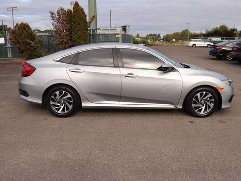 Used 2016 Honda Civic EX image 4