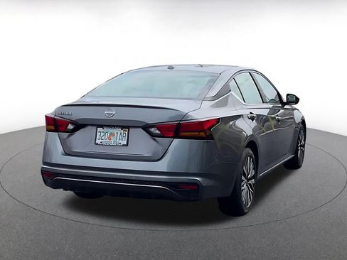Used 2025 Nissan Altima 2.5 SV image 14