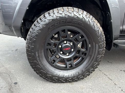 Used 2021 Toyota 4Runner Venture w/ Moonroof Package AWD/4WD image 9