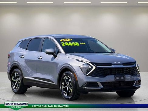 Used 2023 Kia Sportage EX FWD image 2