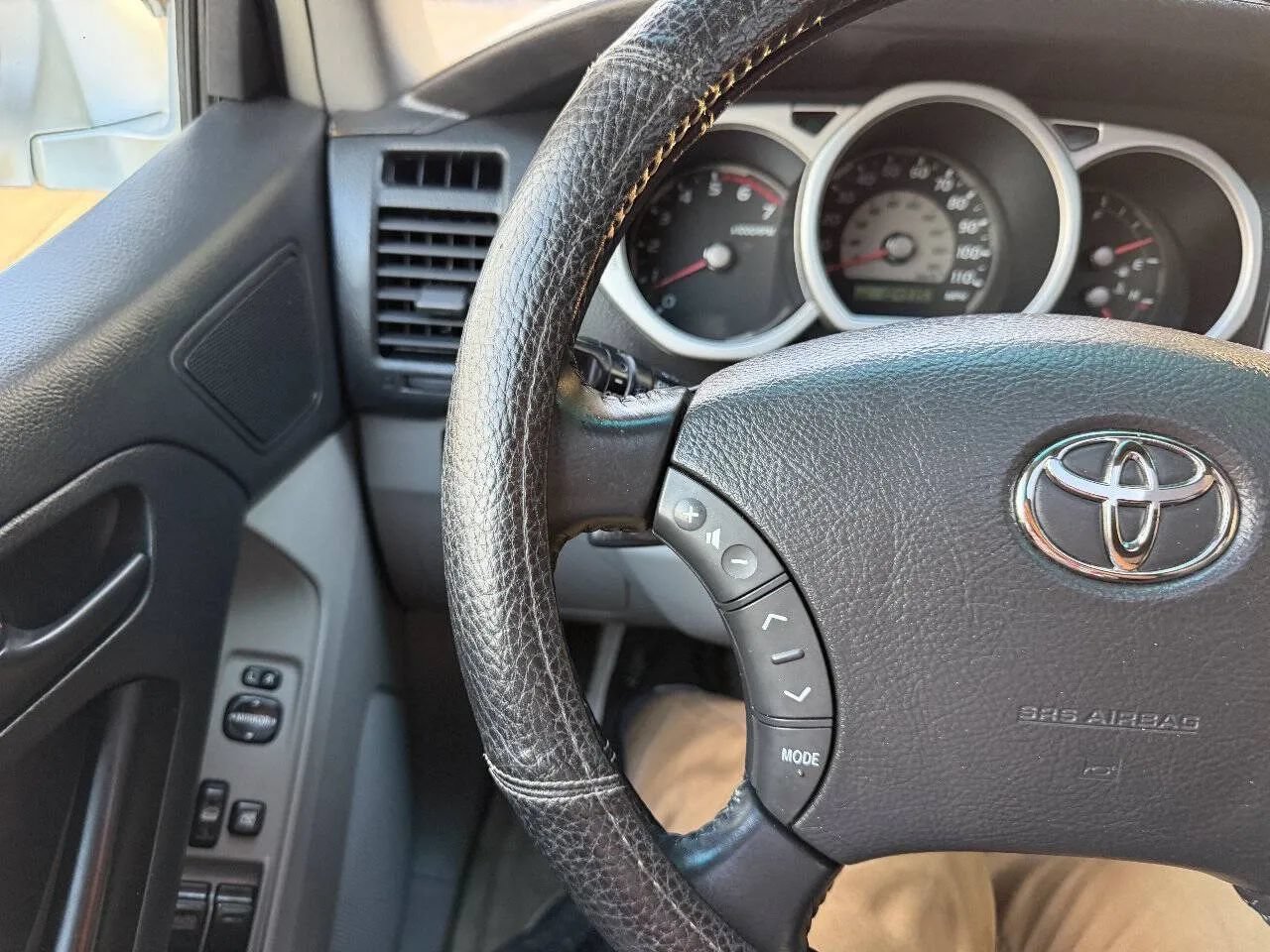 Used 2003 Toyota 4Runner Sport AWD/4WD image 23