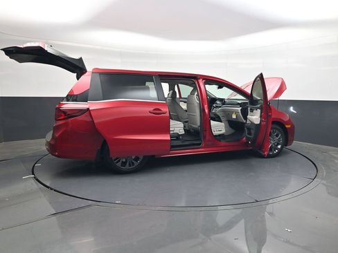 New 2026 Honda Odyssey Touring image 34