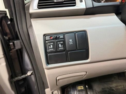 Used 2016 Honda Odyssey SE image 18