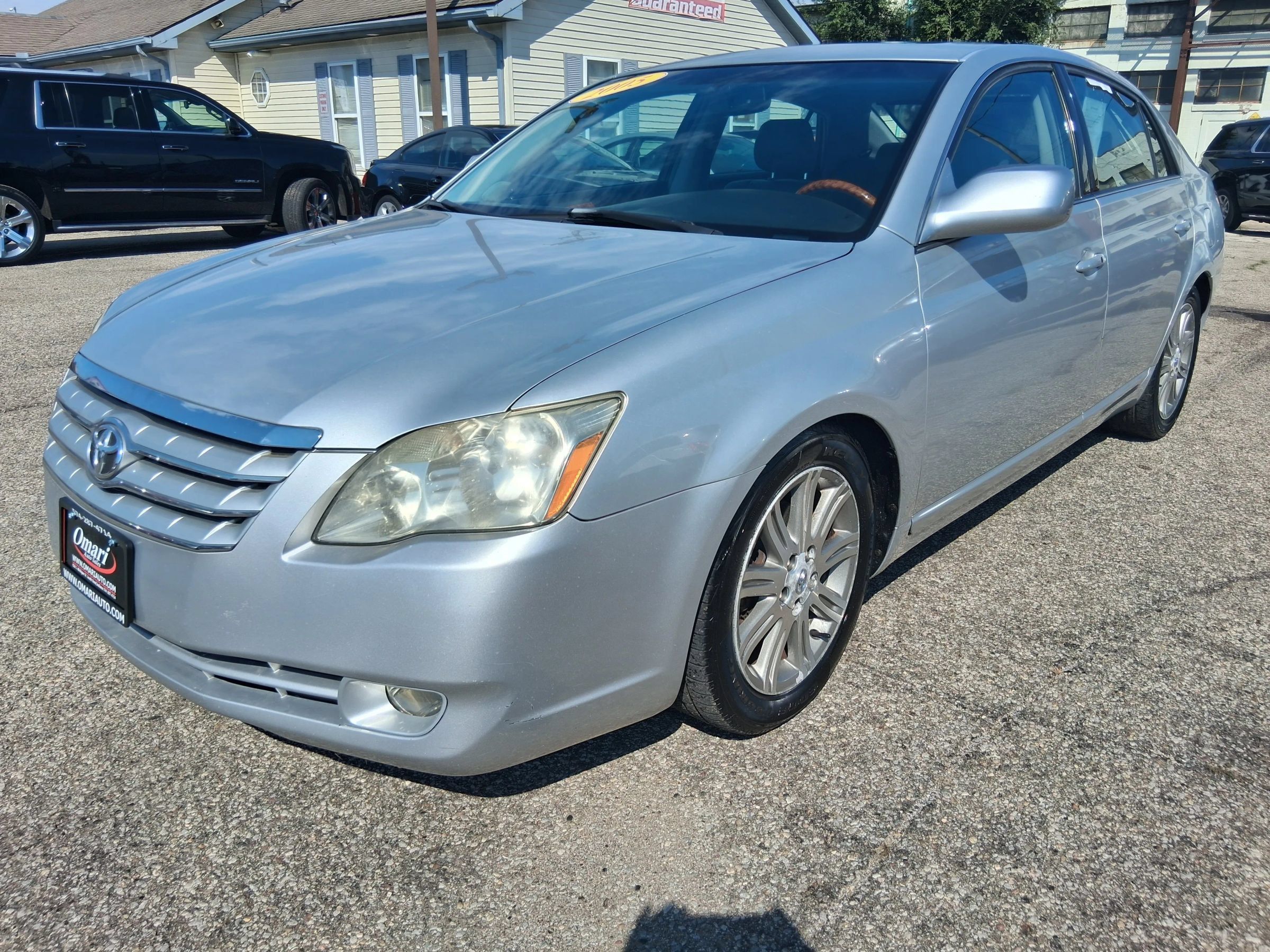 Used 2005 Toyota Avalon Touring FWD image 2