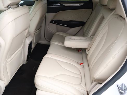 Used 2019 Lincoln MKC Premiere FWD image 18