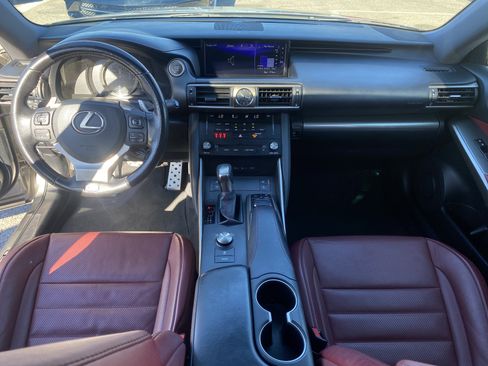 Used 2018 Lexus IS 300 image 17