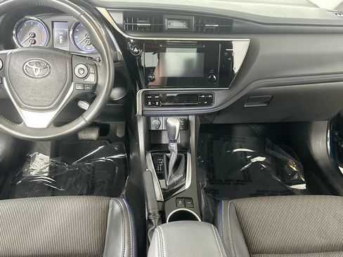 Used 2017 Toyota Corolla SE FWD image 17