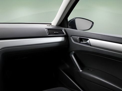 Used 2016 Volkswagen Passat 1.8T S image 17