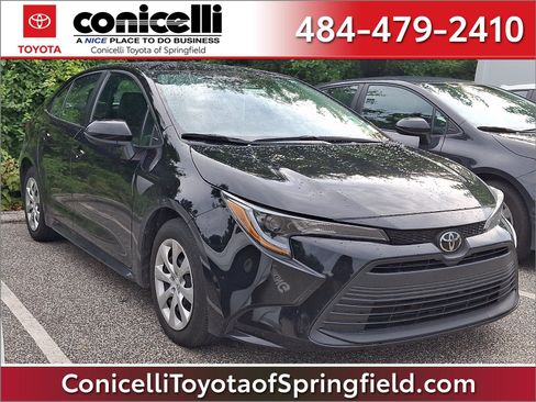 Used 2025 Toyota Corolla LE FWD image 1