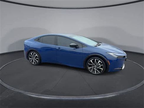 Used 2025 Toyota Prius Plug-In Hybrid image 9