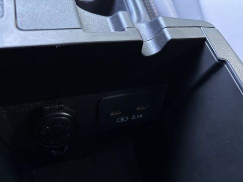 Used 2022 Subaru Crosstrek 2.5i Sport w/ Moonroof Package AWD/4WD image 22