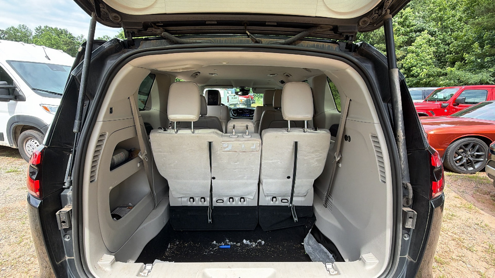 Used 2021 Chrysler Pacifica Touring-L FWD image 12
