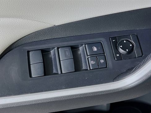 Used 2020 Toyota RAV4 XLE w/ Convenience Package AWD/4WD image 15