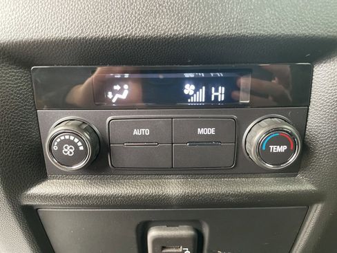 Certified 2024 Chevrolet Traverse LT image 30