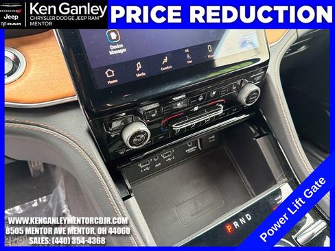 Used 2023 Jeep Grand Cherokee Summit AWD/4WD image 16